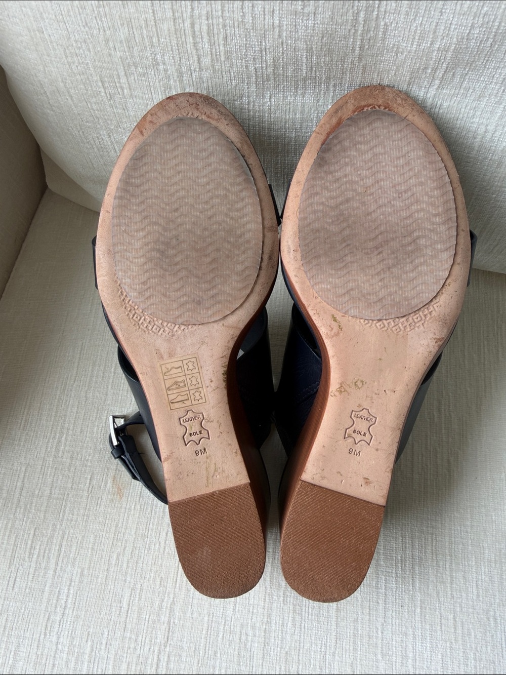 Tory Burch Navy Blue Leather Silver Logo Slingback Wedge Sandals. Size 9, READ - Picture 4 of 6